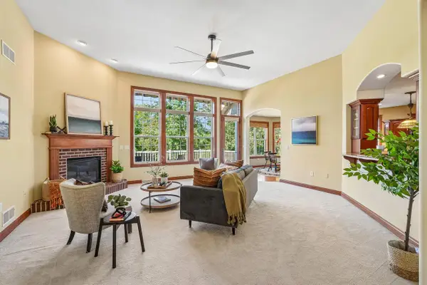 443 Minors DRIVE, Mukwonago, WI 53149