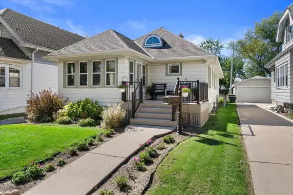 1717 S 82nd STREET, West Allis, WI 53214