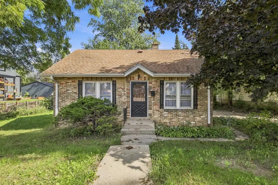 3364 S Chase AVENUE, Milwaukee, WI 53207 - #3