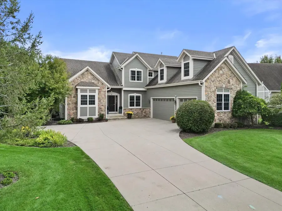 W243N2710 Creekside COURT, Pewaukee, WI 53072 - #2