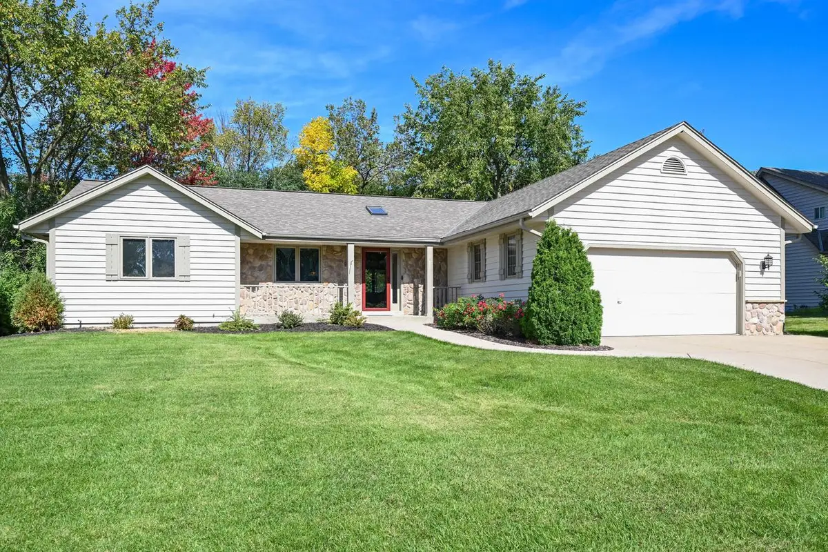 N52W14406 Thornhill DRIVE, Menomonee Falls, WI 53051 - #1