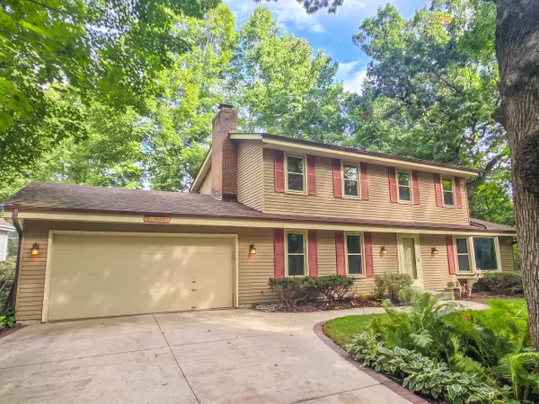 N27w22212 Shadywood COURT, Waukesha, WI 53186