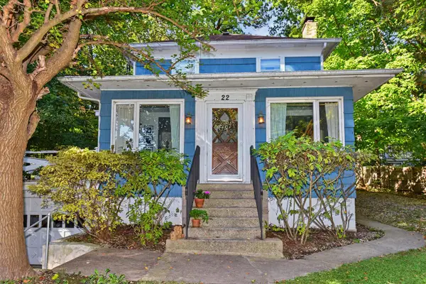 22 S Walworth AVENUE, Williams Bay, WI 53191
