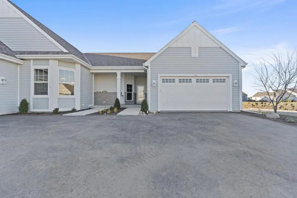 1383 Prairie Creek CIRCLE #16E, Oconomowoc, WI 53066 - #1