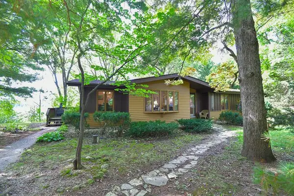 8566 226th AVENUE, Salem, WI 53168