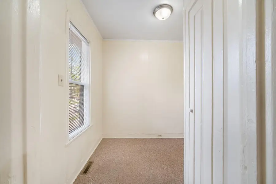 1616 N Warren AVENUE, Milwaukee, WI 53202 - #3