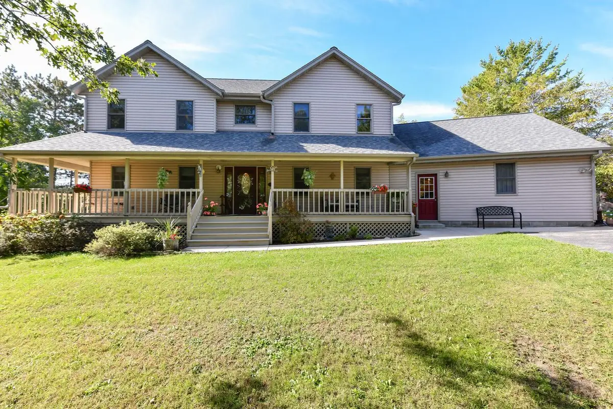 S86W30445 Stonegate DRIVE, Mukwonago, WI 53149 - #1