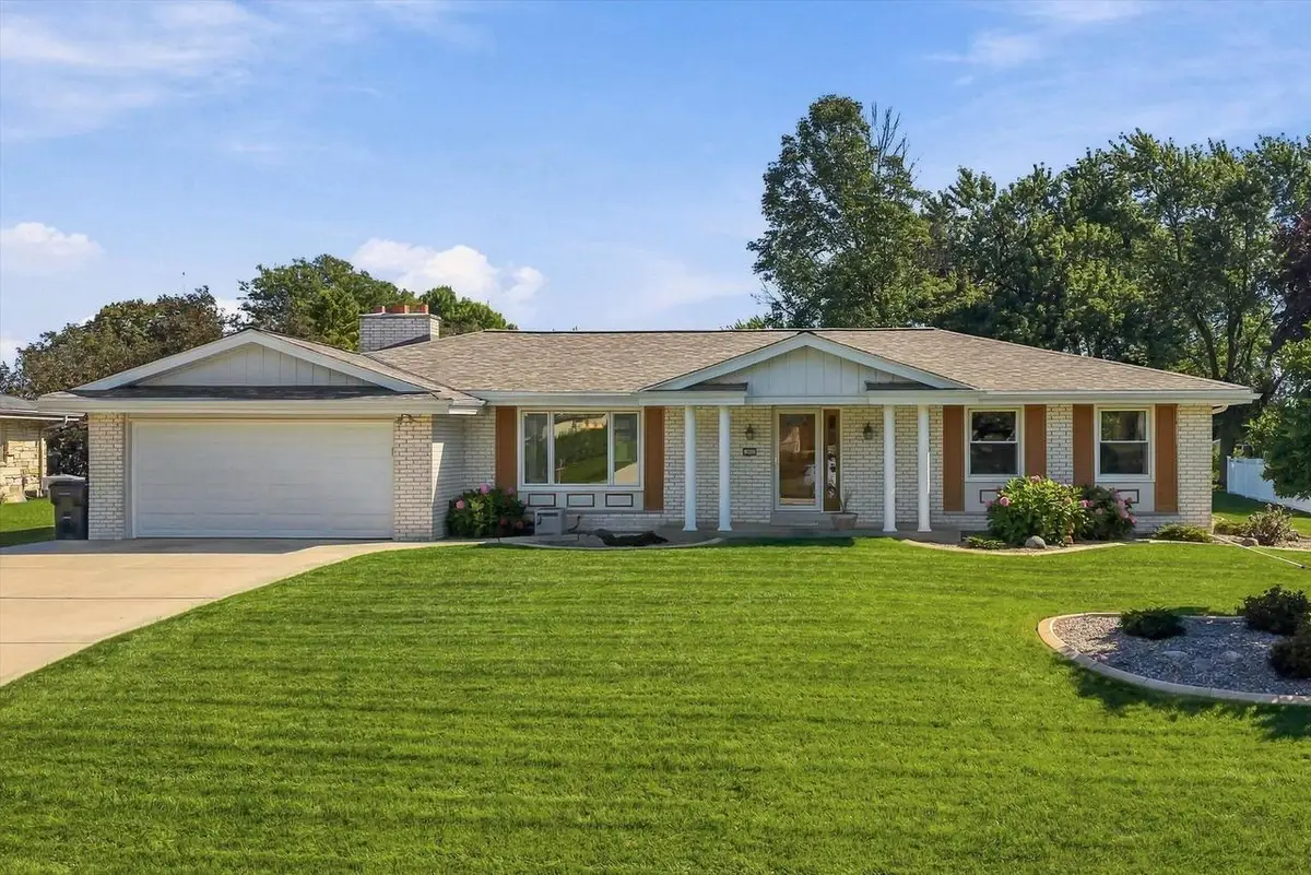 12605 W Wilbur DRIVE, New Berlin, WI 53151 - #1