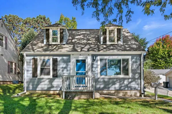 9020 W Vincent PLACE, West Allis, WI 53214