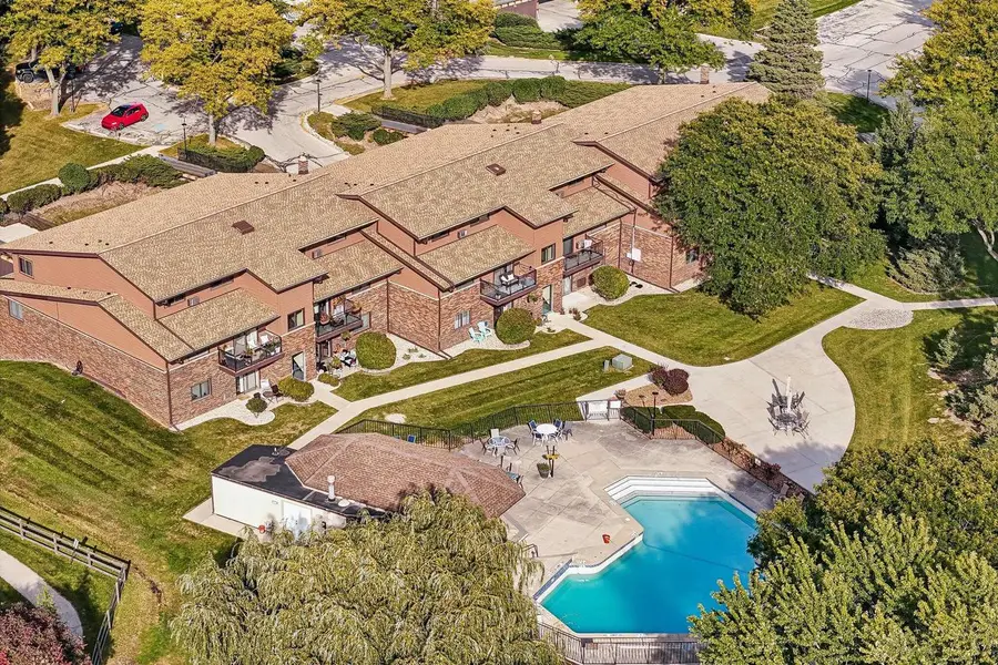 8560 W Waterford AVENUE #1, Greenfield, WI 53228 - #2