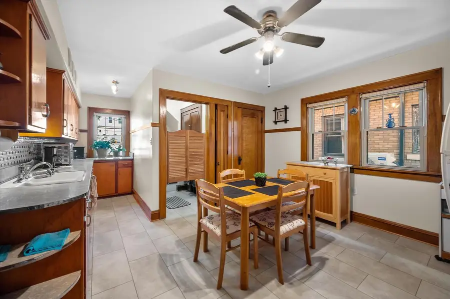 2546 S Howell AVENUE, Milwaukee, WI 53207 - #3