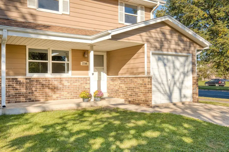 2700 Albany COURT #2702, Waukesha, WI 53188 - #2