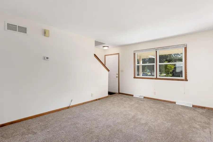 2700 Albany COURT #2702, Waukesha, WI 53188 - #3