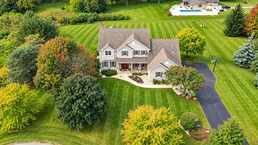 11235 N Westwood CIRCLE, Mequon, WI 53097 - #2
