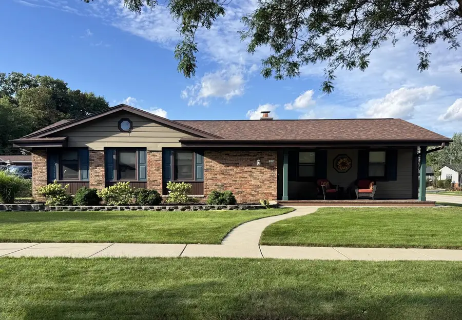 1804 W Clayton Crest AVENUE, Milwaukee, WI 53221 - #3