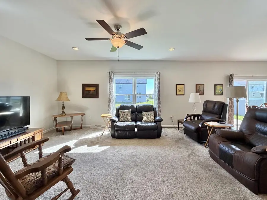 219 N Autumn DRIVE, Delavan, WI 53115 - #3