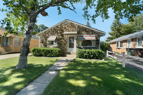 5751 N Dexter AVENUE, Glendale, WI 53209