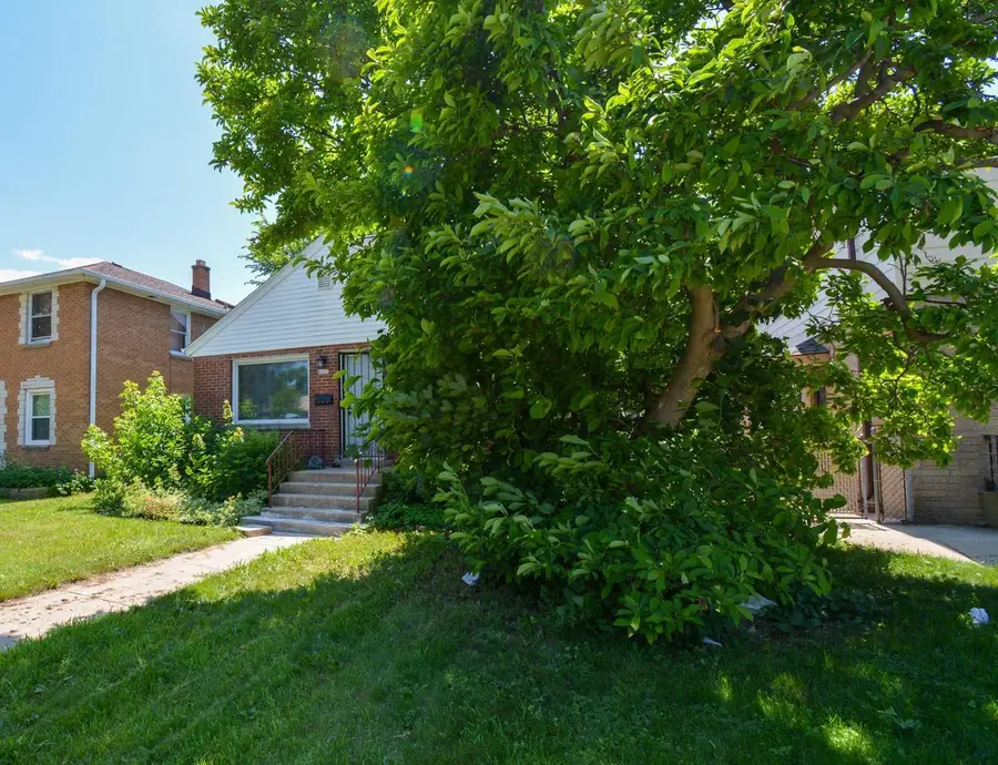 4623 W Fond Du Lac AVENUE, Milwaukee, WI 53216 - #2