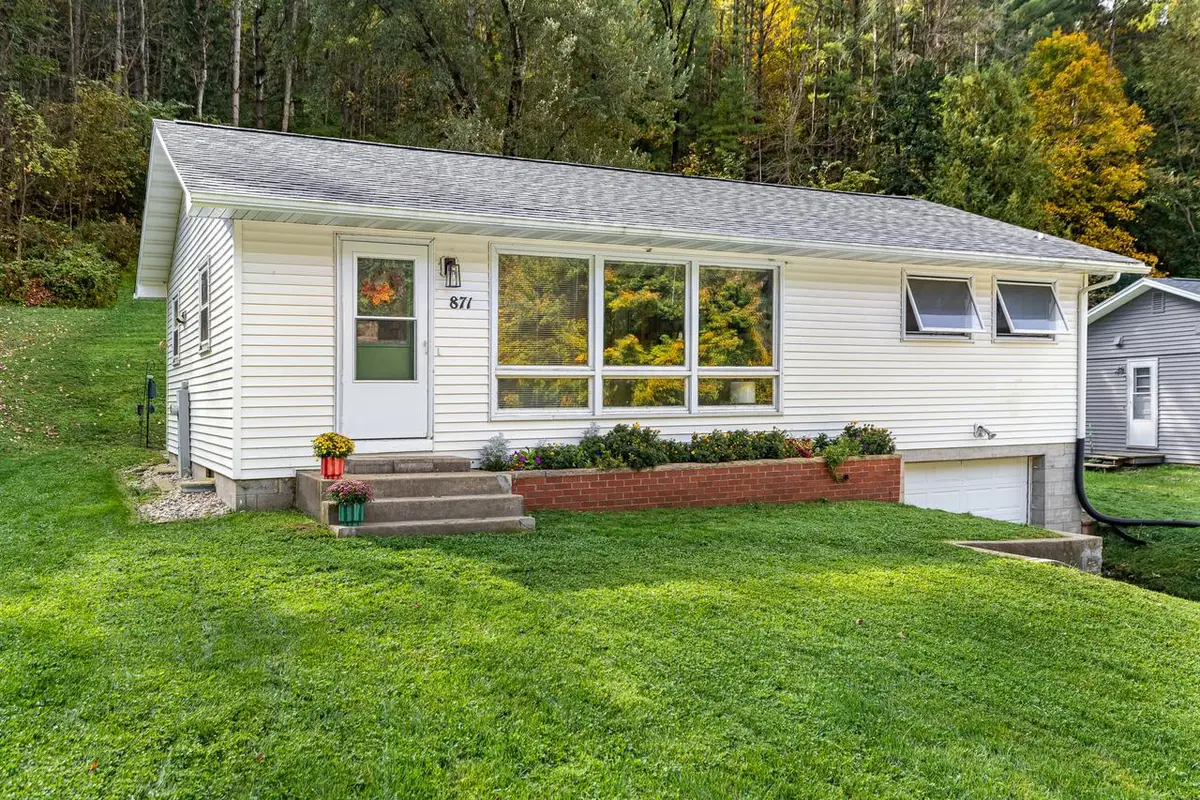 871 Valley View DRIVE, Richland Center, WI 53581 - #1