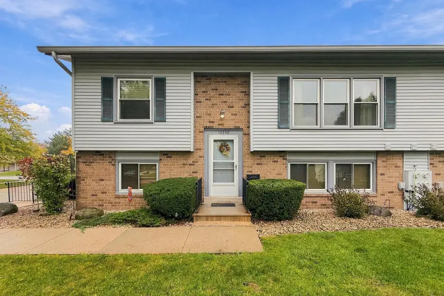10248 W Parkedge CIRCLE, Franklin, WI 53132 - #2