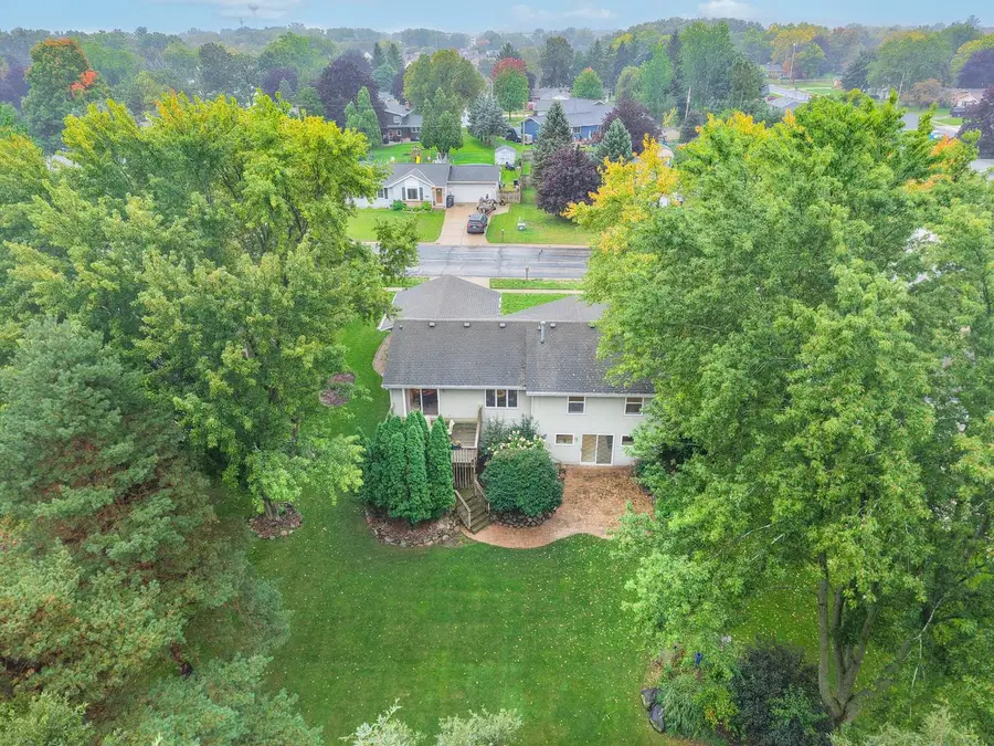 2796 Thomas DRIVE, East Troy, WI 53120 - #2