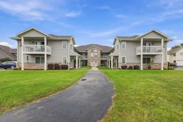 W197N17002 Stonewall DRIVE, Jackson, WI 53037