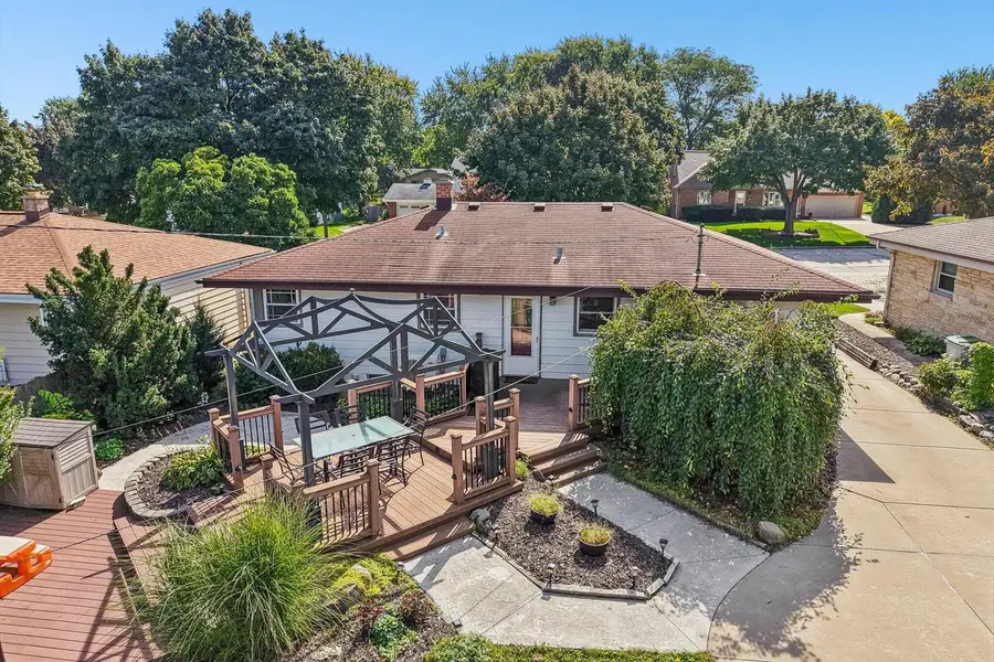 2434 W Edgerton AVENUE, Milwaukee, WI 53221 - #3