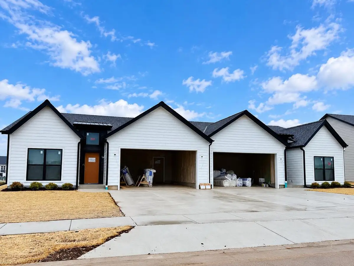 830 Stanton WAY, Saukville, WI 53080 - #1