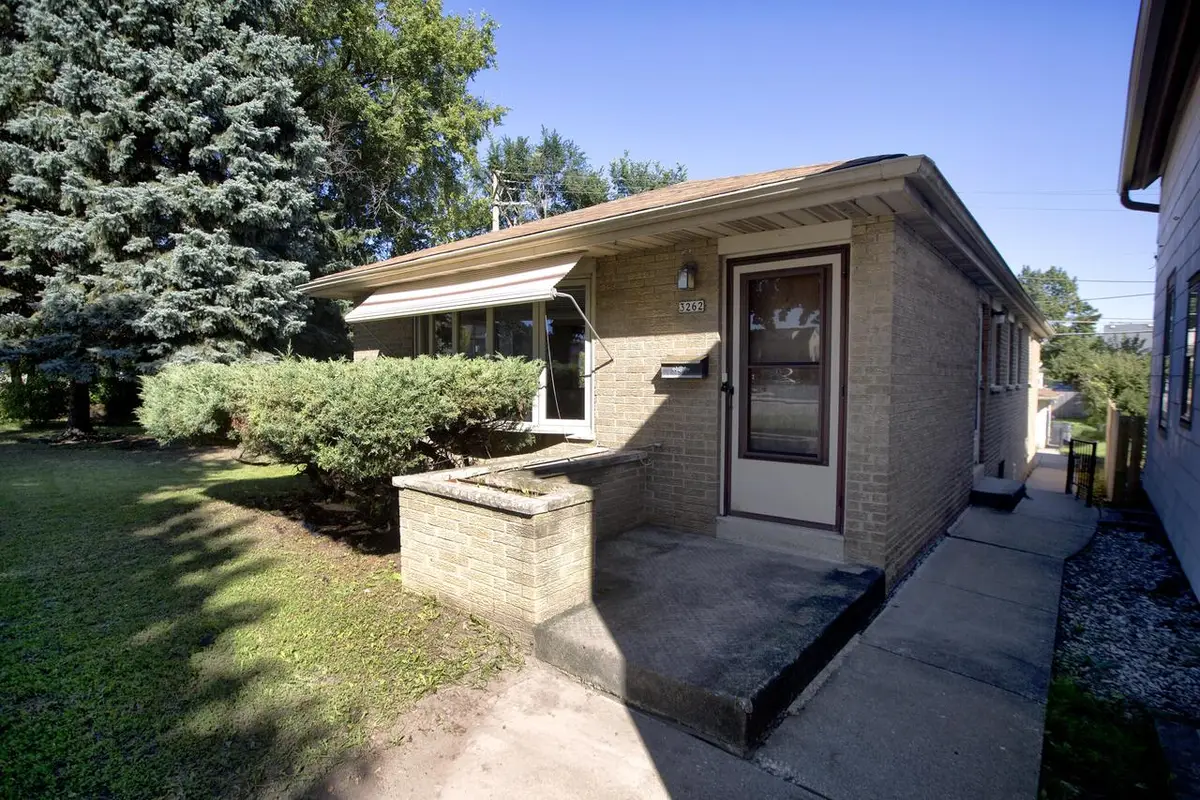 3262 S Whitnall AVENUE, Milwaukee, WI 53207 - #1