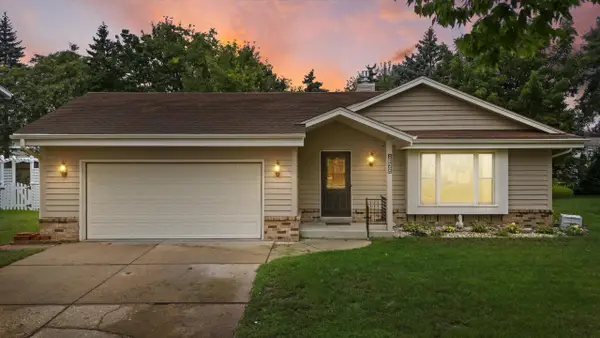 8169 S Wilding DRIVE, Oak Creek, WI 53154