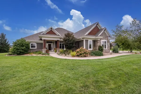 S84W33185 Brown Bear LANE, Mukwonago, WI 53149
