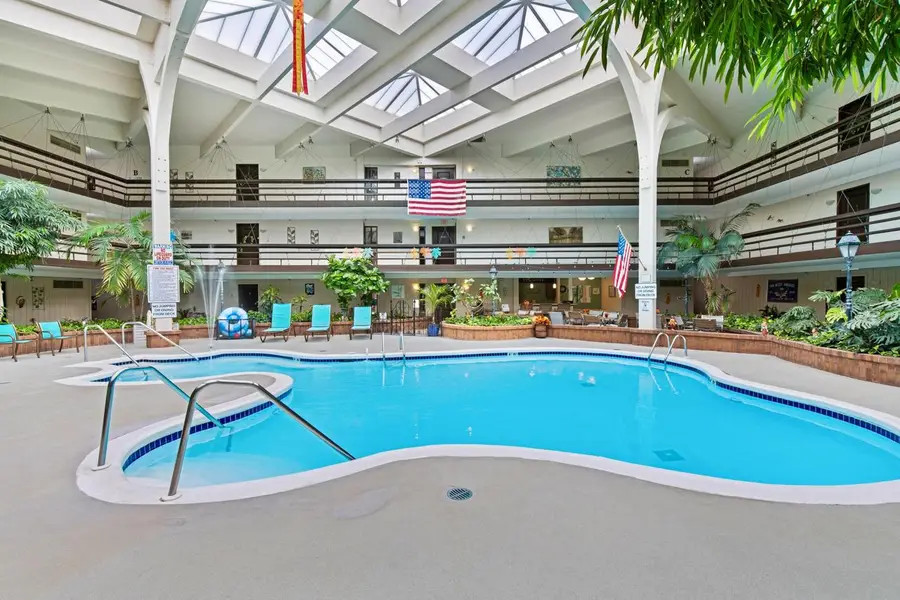 5200 S Tuckaway BOULEVARD #224, Greenfield, WI 53221 - #2