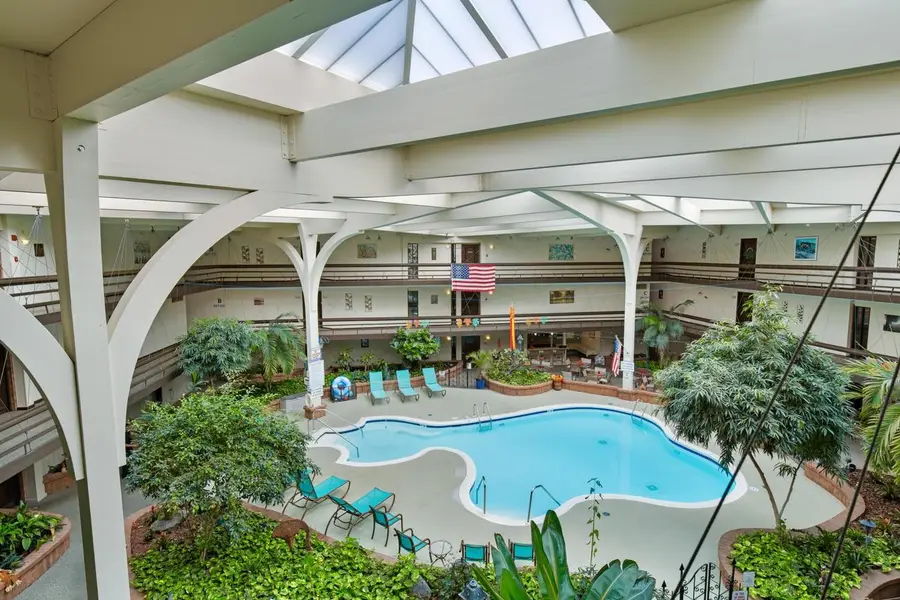 5200 S Tuckaway BOULEVARD #224, Greenfield, WI 53221 - #3