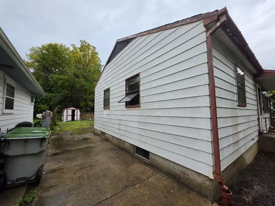 3557 S 5th PLACE, Milwaukee, WI 53207 - #2