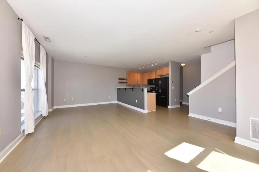 1920 N Farwell AVENUE #410, Milwaukee, WI 53202 - #3