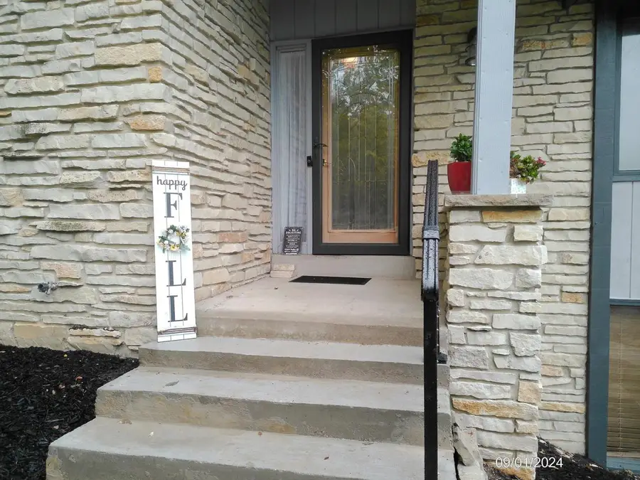 2116 Harris Highland DRIVE, Waukesha, WI 53188 - #3