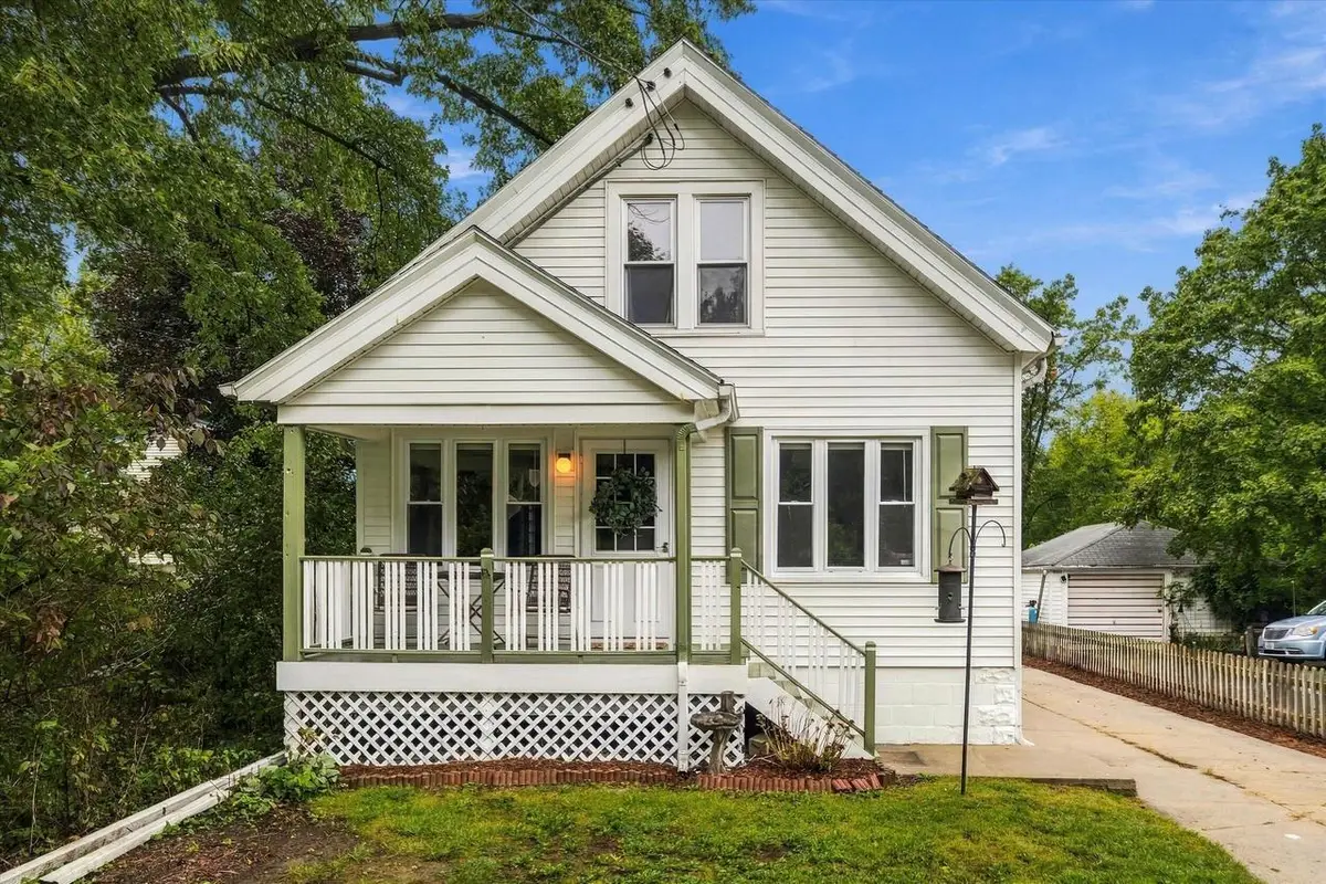 12418 W Meadow LANE, New Berlin, WI 53151 - #1