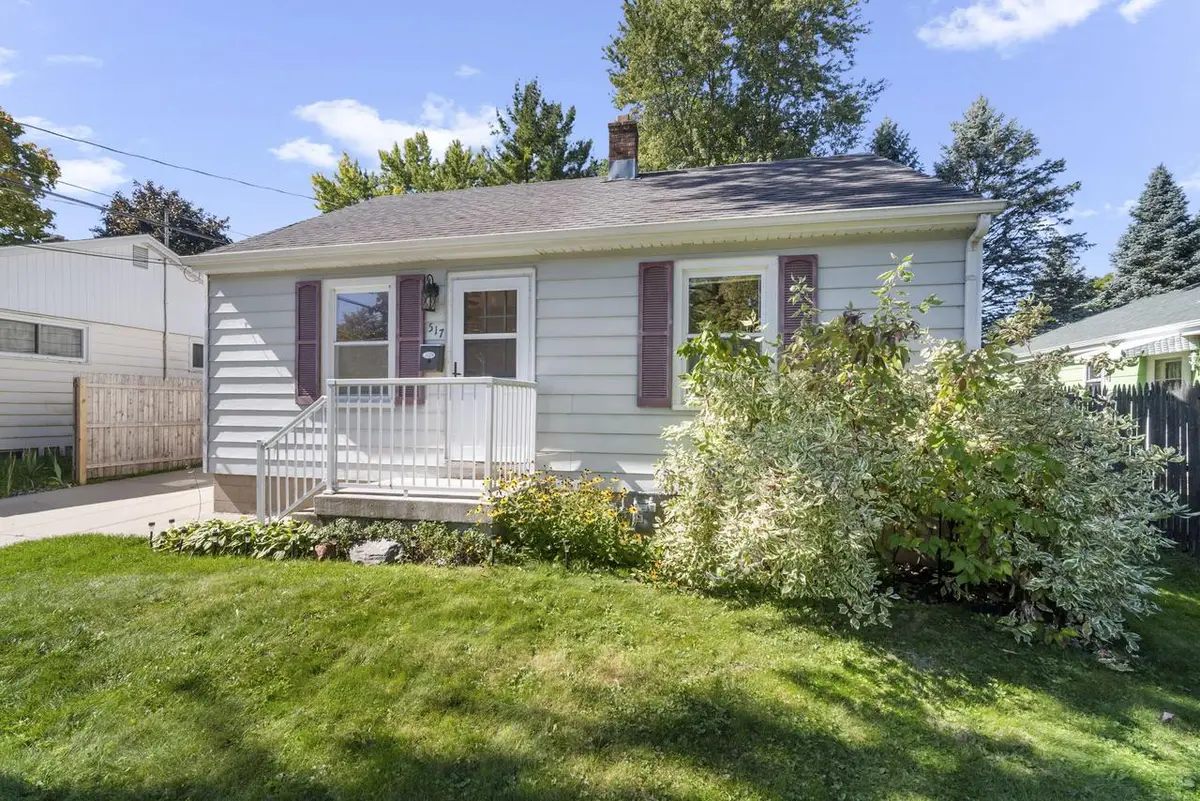 517 Cedar STREET, Hartford, WI 53027 - #1