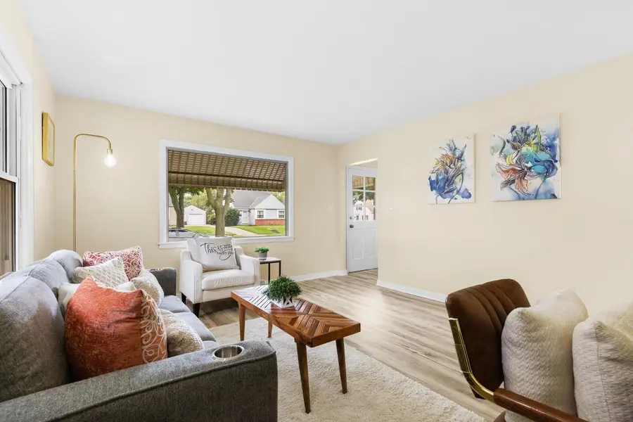 2736 S 52nd PLACE, Milwaukee, WI 53219 - #3