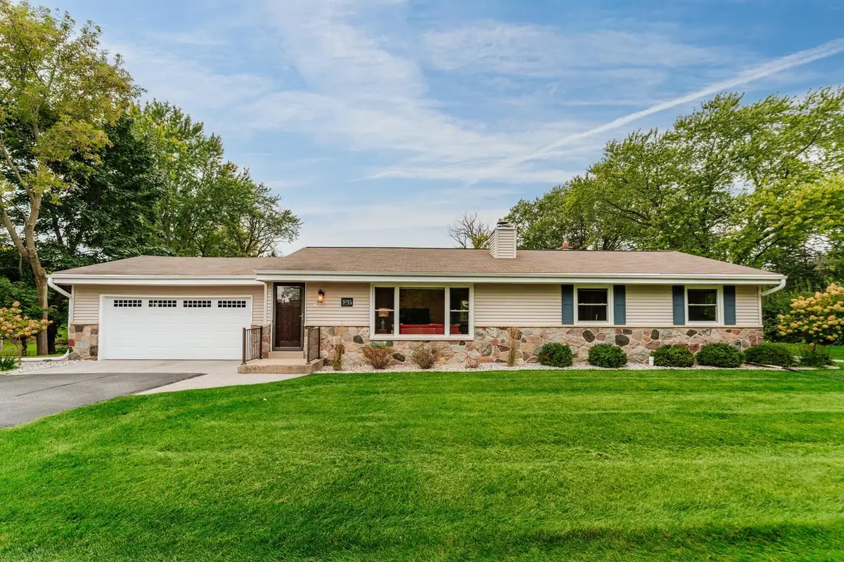 3035 Pilgrim ROAD, Brookfield, WI 53005 - #1