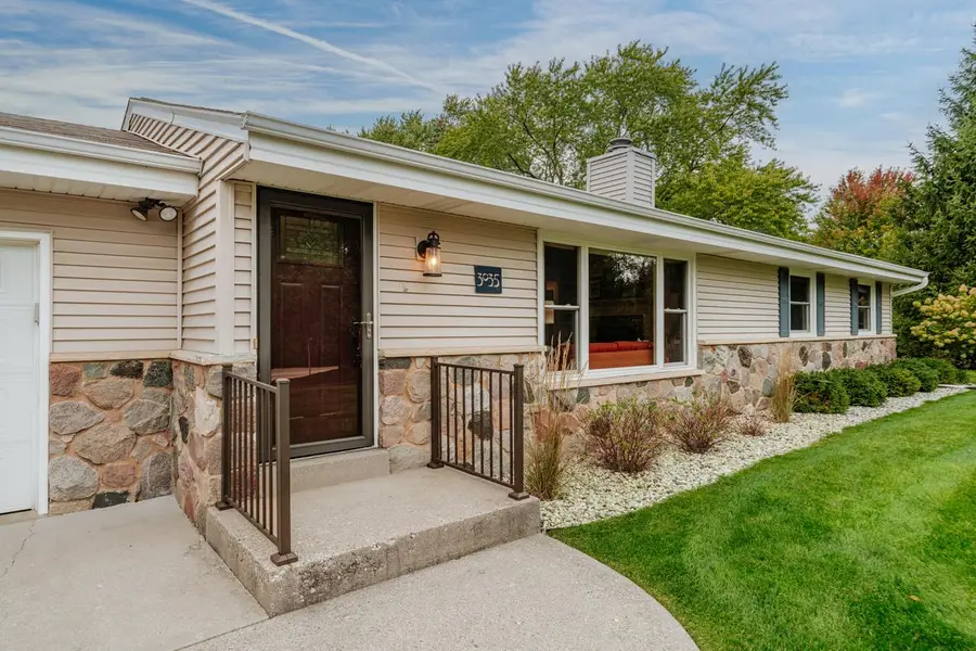 3035 Pilgrim ROAD, Brookfield, WI 53005 - #2