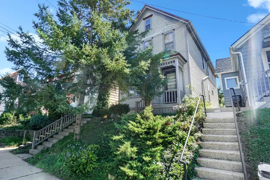1021 E Pearson STREET, Milwaukee, WI 53202 - #2