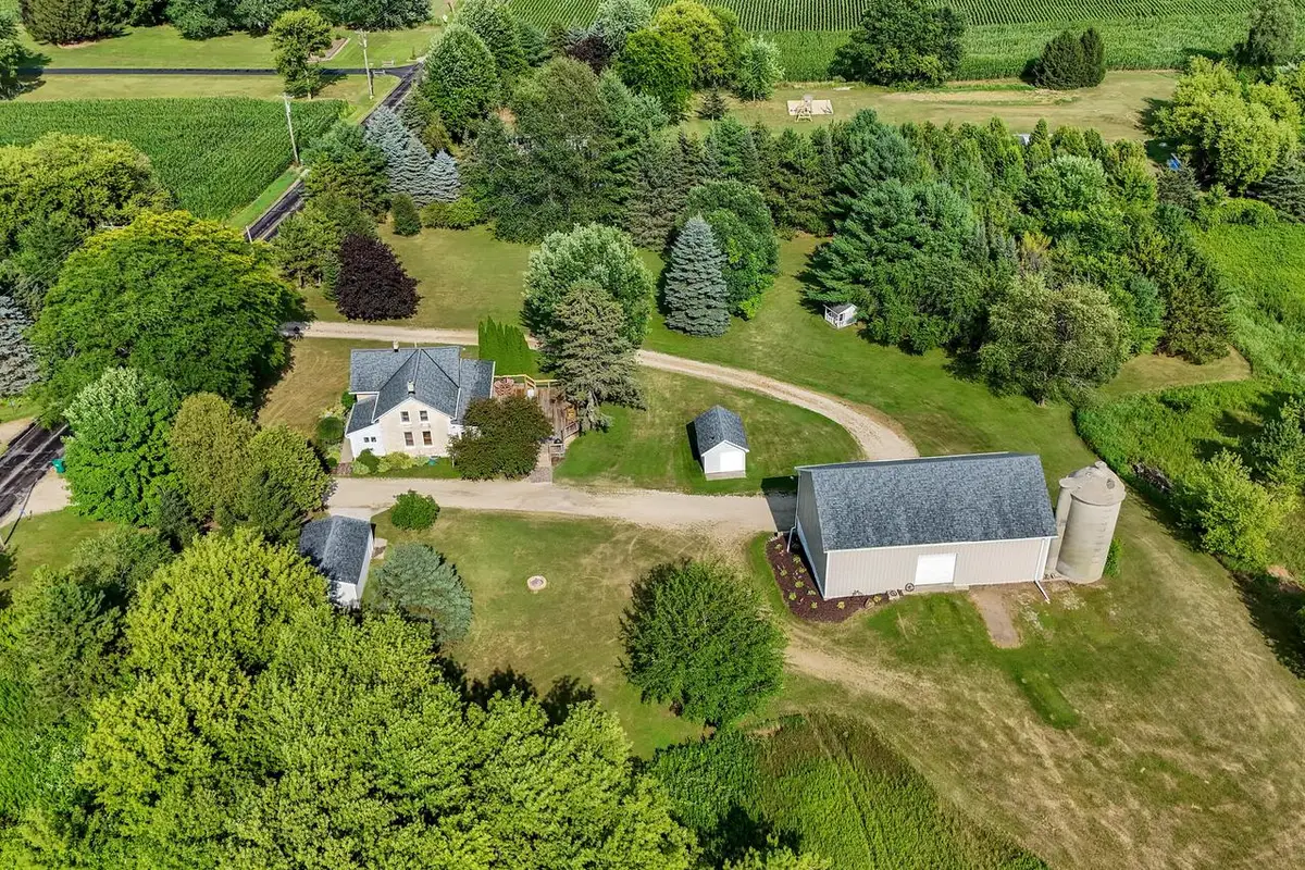 4827 Beaver Dam ROAD, West Bend, WI 53090 - #1