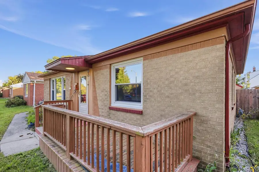 5425 W Lincoln Creek DRIVE, Milwaukee, WI 53218 - #3