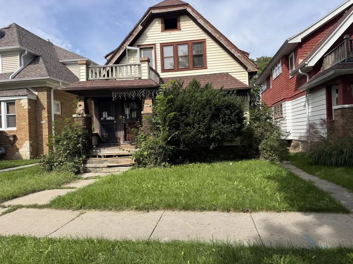 2418 W Hope AVENUE, Milwaukee, WI 53209 - #1