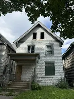 3322 W Juneau AVENUE, Milwaukee, WI 53208