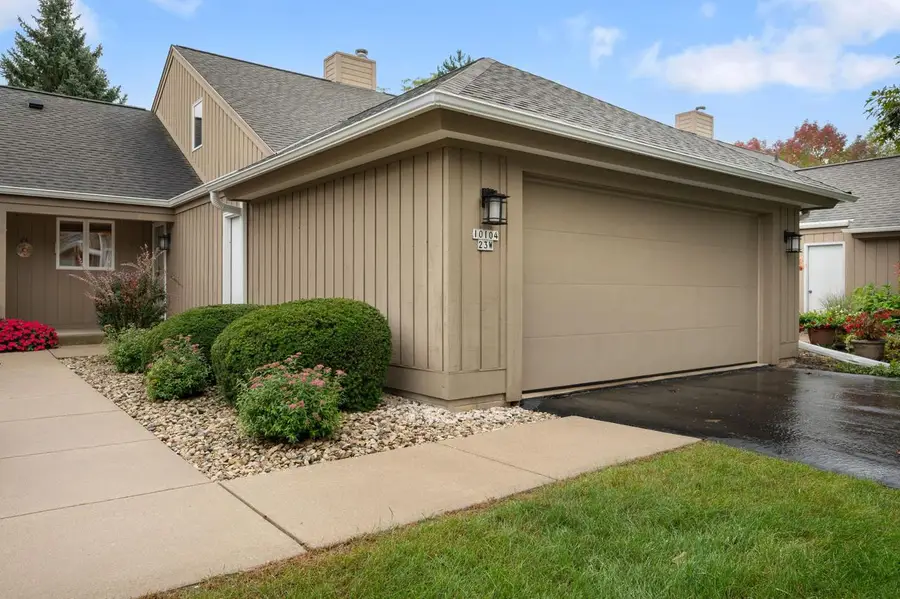 10104 N Gettysburg COURT, Mequon, WI 53092 - #2