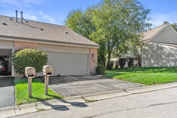 7335 S Delaine DRIVE, Oak Creek, WI 53154