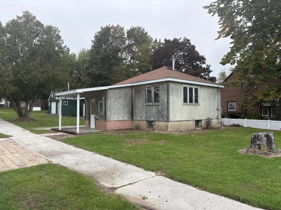 904 Dewey STREET, Manitowoc, WI 54220 - #2