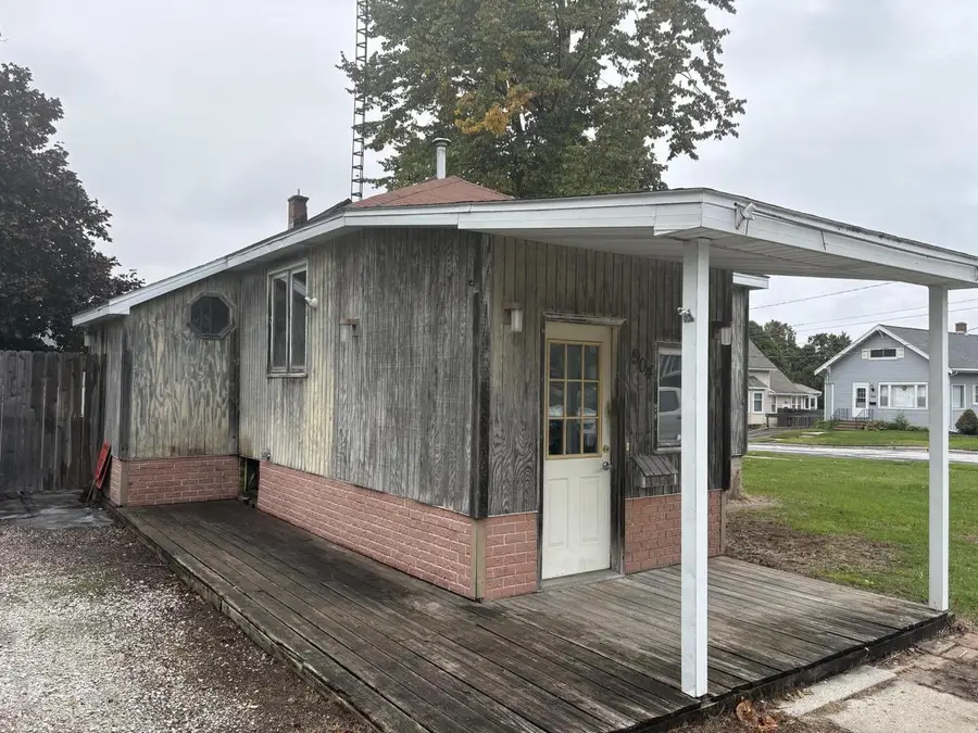 904 Dewey STREET, Manitowoc, WI 54220 - #3